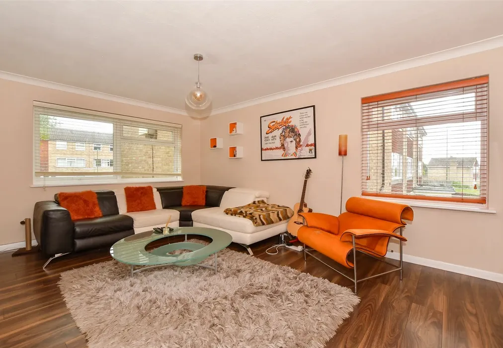 Lounge/Dining Room - York Close, Horsham, West Sussex - Wards of Kent