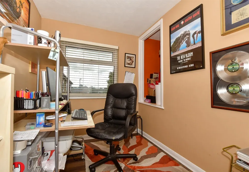 Bedroom 3 - York Close, Horsham, West Sussex - Wards of Kent