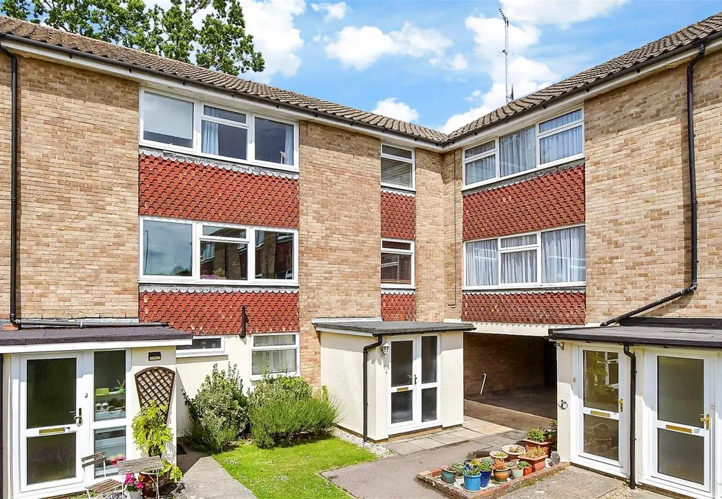 External (Web). - York Close, Horsham, West Sussex - Wards of Kent