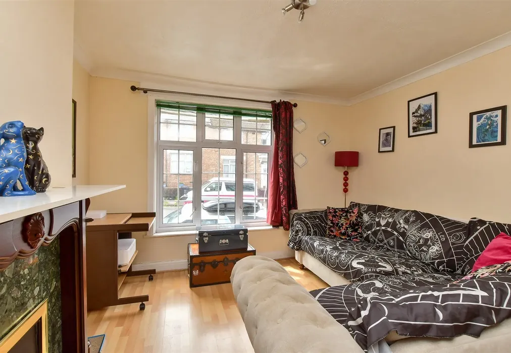Lounge - May Road, Brighton, East Sussex - Wards of Kent