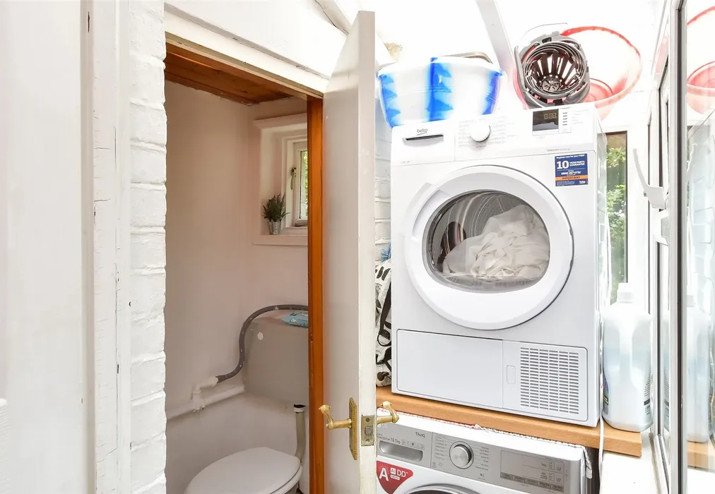 Utility Room - May Road, Brighton, East Sussex - Wards of Kent