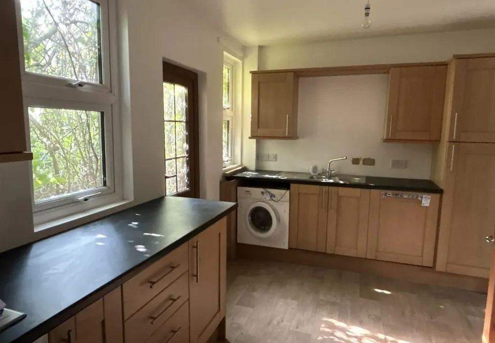 Kitchen - Cinder Footpath, Broadstairs, Kent - Wards of Kent