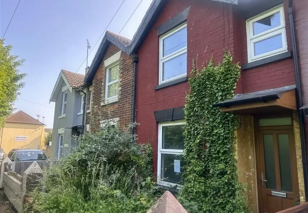 Front Shot - Cinder Footpath, Broadstairs, Kent - Wards of Kent