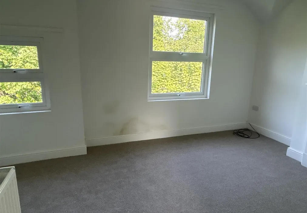 Bedroom 1 - Cinder Footpath, Broadstairs, Kent - Wards of Kent