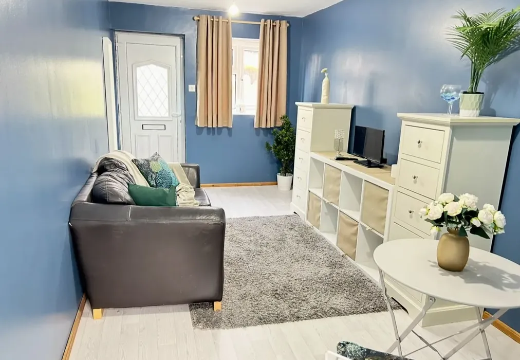 Annexe Lounge - Pampisford Road, Purley, Surrey - Wards of Kent