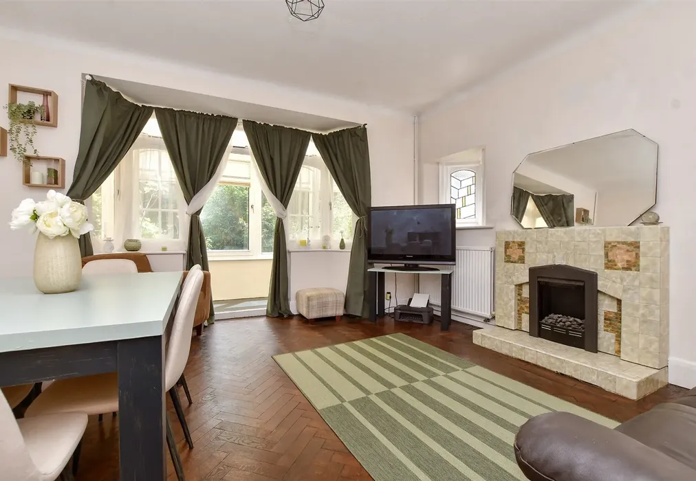 Dining Room - Pampisford Road, Purley, Surrey - Wards of Kent