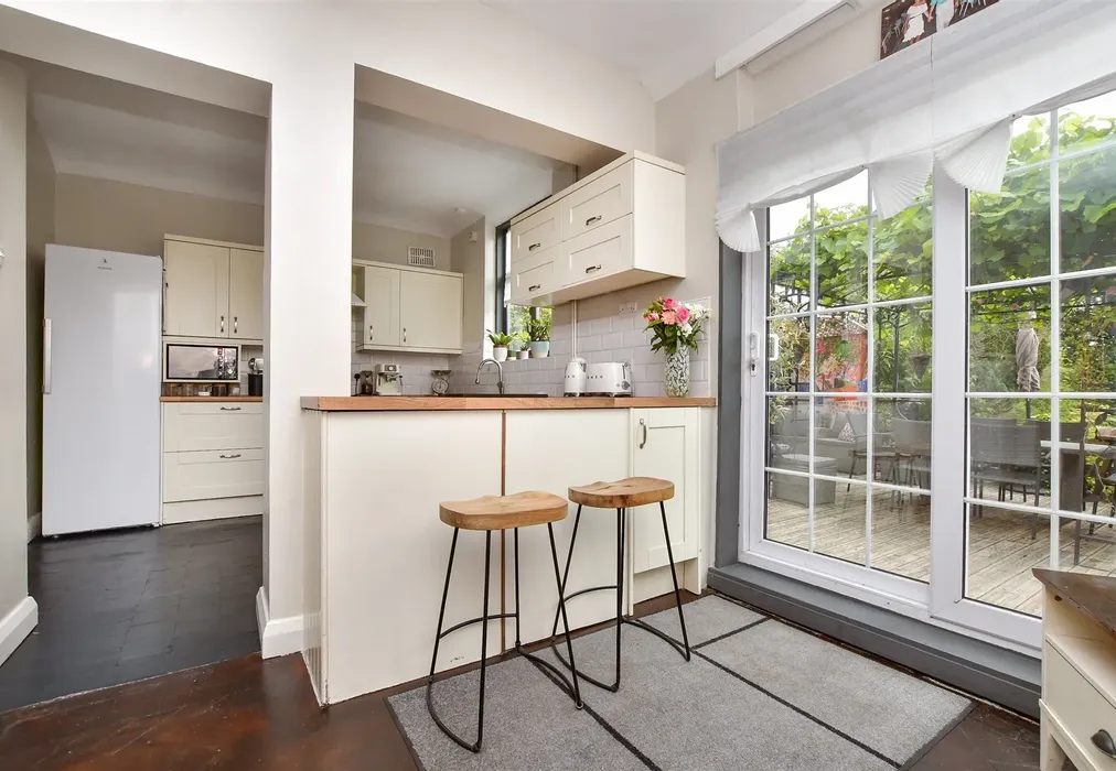 Kitchen / Breakfast Room - Pampisford Road, Purley, Surrey - Wards of Kent