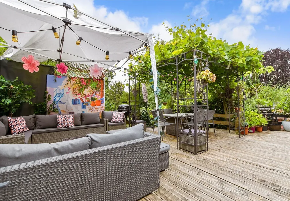 Patio / Decking - Pampisford Road, Purley, Surrey - Wards of Kent