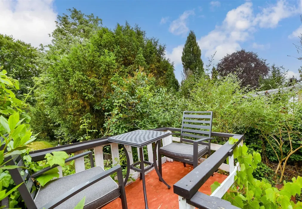 External Lifestyle Photograph - Pampisford Road, Purley, Surrey - Wards of Kent