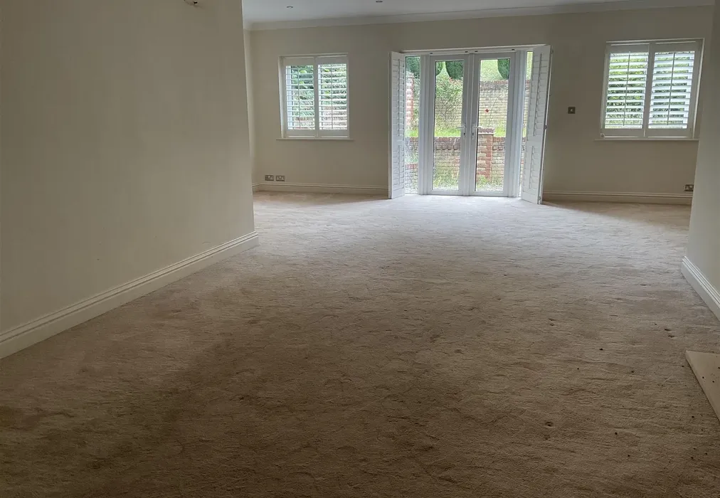 Lounge 2 - Old Dartford Road, Farningham, Dartford, Kent - Wards of Kent