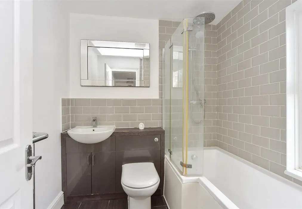 Bathroom - Wadham Place, Sittingbourne, Kent - Wards of Kent