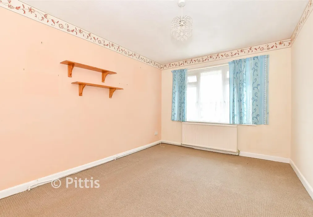 Bedroom 2 - Avondale Road, Newport, Isle of Wight - Wards of Kent