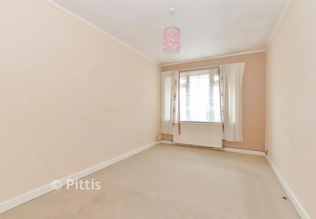 Bedroom 3 - Avondale Road, Newport, Isle of Wight - Wards of Kent