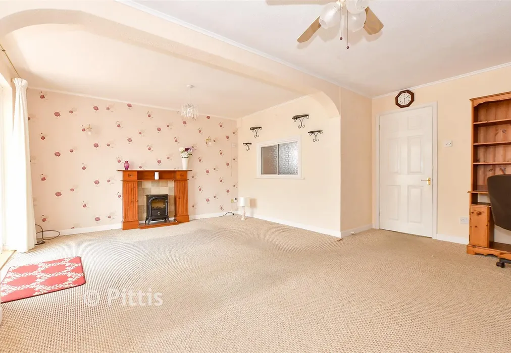 Dining Area - Avondale Road, Newport, Isle of Wight - Wards of Kent