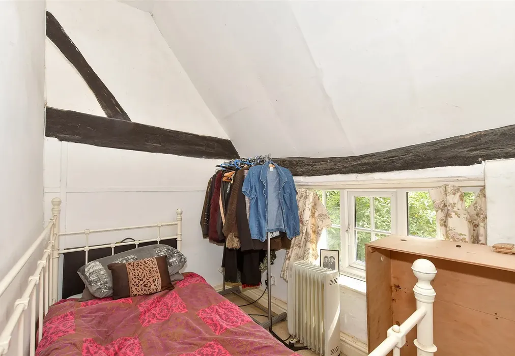 Bedroom 2 - Lower Street, Pulborough, West Sussex - Wards of Kent
