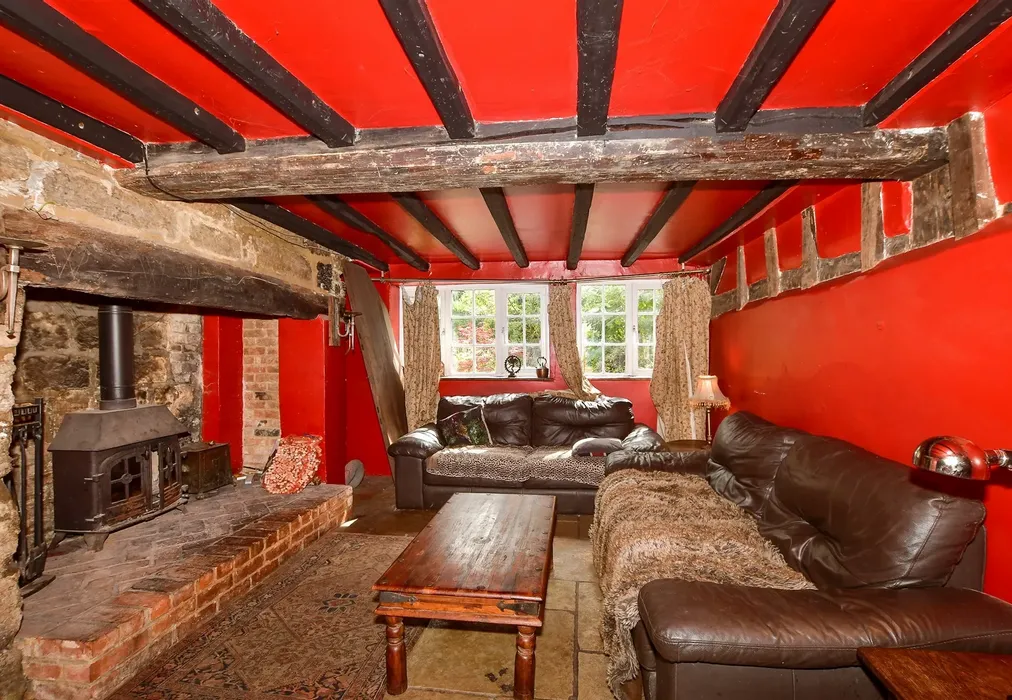 Lounge - Lower Street, Pulborough, West Sussex - Wards of Kent