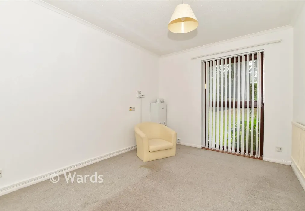 Bedroom 2 - Mill Crescent, Tonbridge, Kent - Wards of Kent