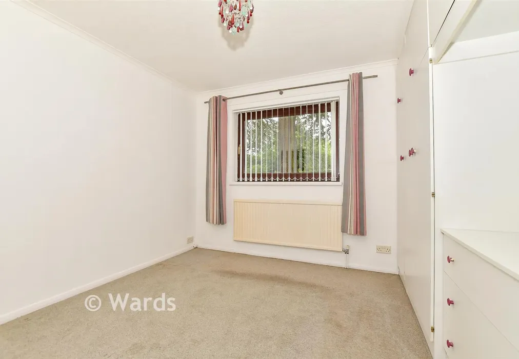 Bedroom 1 - Mill Crescent, Tonbridge, Kent - Wards of Kent