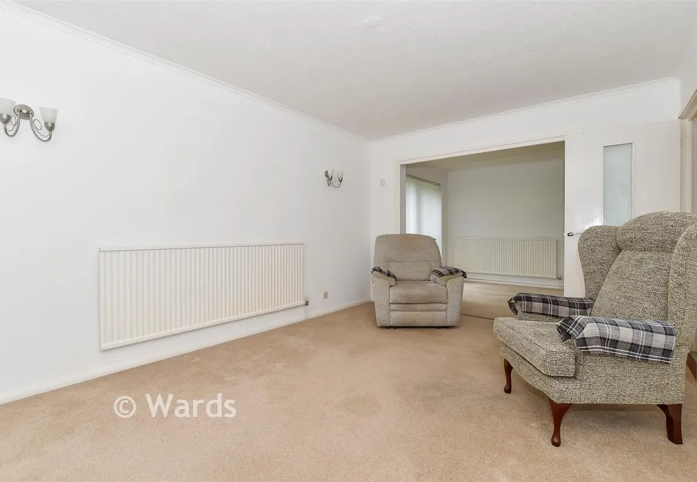 Lounge - Mill Crescent, Tonbridge, Kent - Wards of Kent