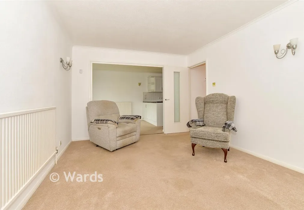 Lounge - Mill Crescent, Tonbridge, Kent - Wards of Kent