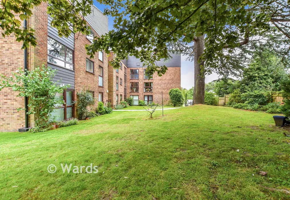 Communal Gardens - Mill Crescent, Tonbridge, Kent - Wards of Kent