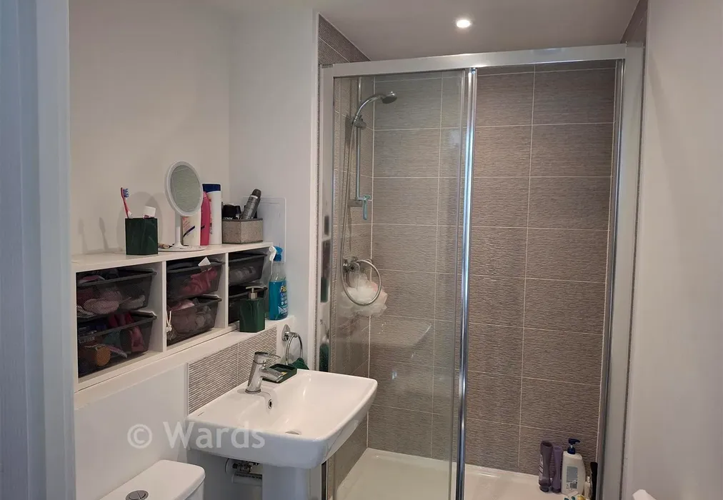 En-Suite - Henley Approach, Northfleet, Gravesend, Kent - Wards of Kent