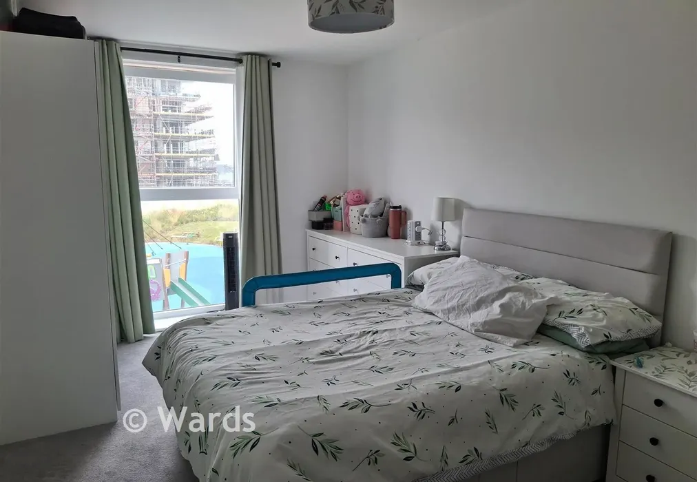 Bedroom 1 - Henley Approach, Northfleet, Gravesend, Kent - Wards of Kent
