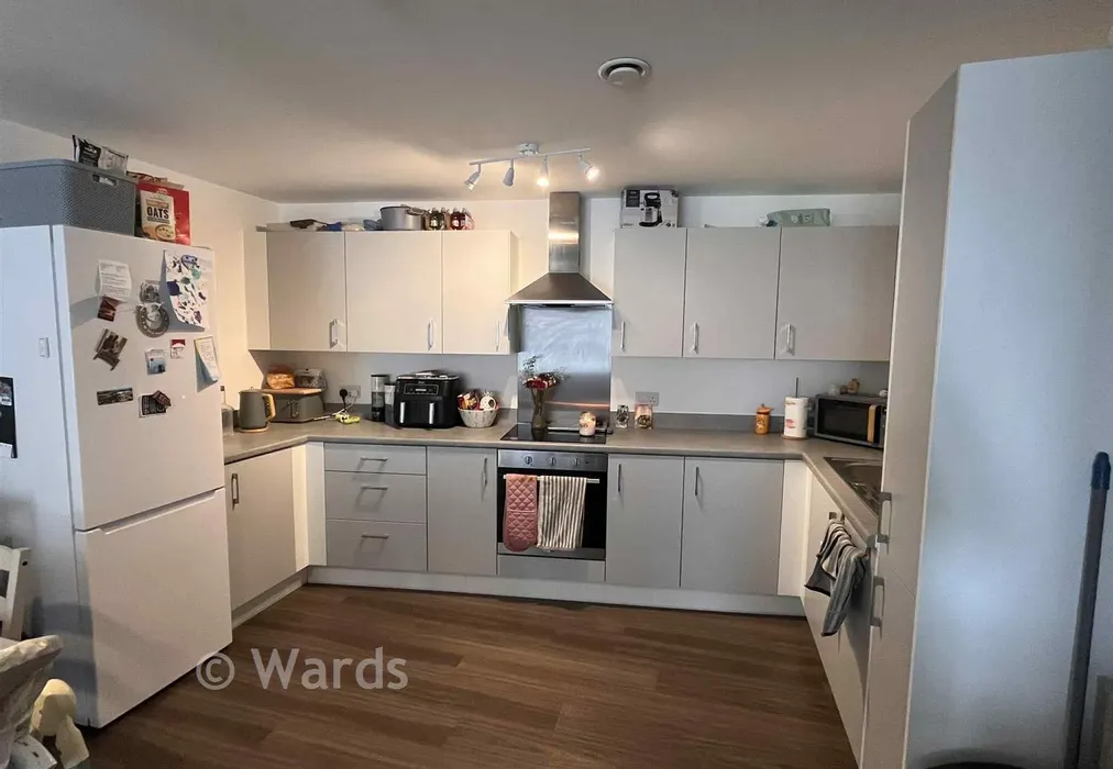 Kitchen .2 - Henley Approach, Northfleet, Gravesend, Kent - Wards of Kent