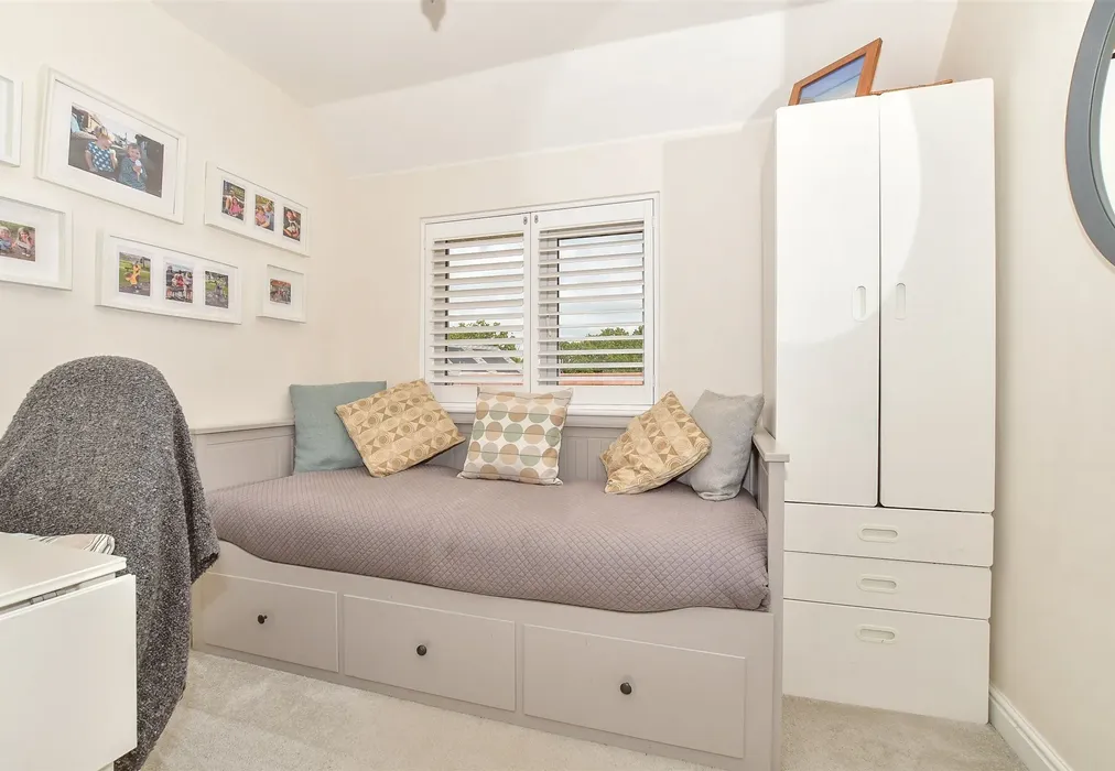 Bedroom 4 - Great Threads, Staplehurst, Kent - Wards of Kent