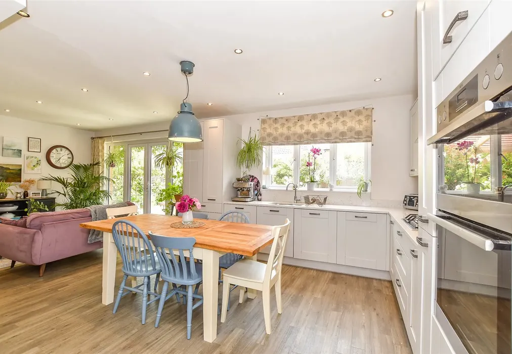 Kitchen/Diner - Great Threads, Staplehurst, Kent - Wards of Kent