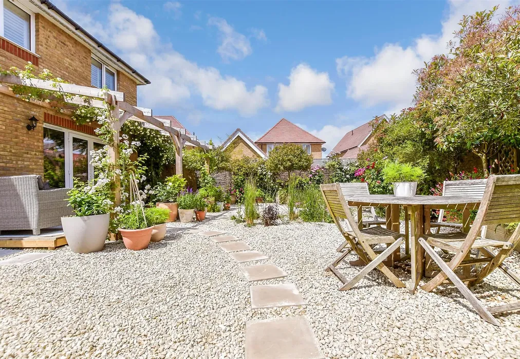 Rear Garden - Great Threads, Staplehurst, Kent - Wards of Kent