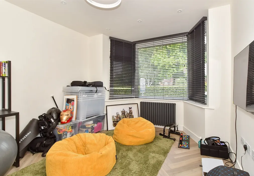 Family Room - Northgate Road, Northgate, Crawley, West Sussex - Wards of Kent