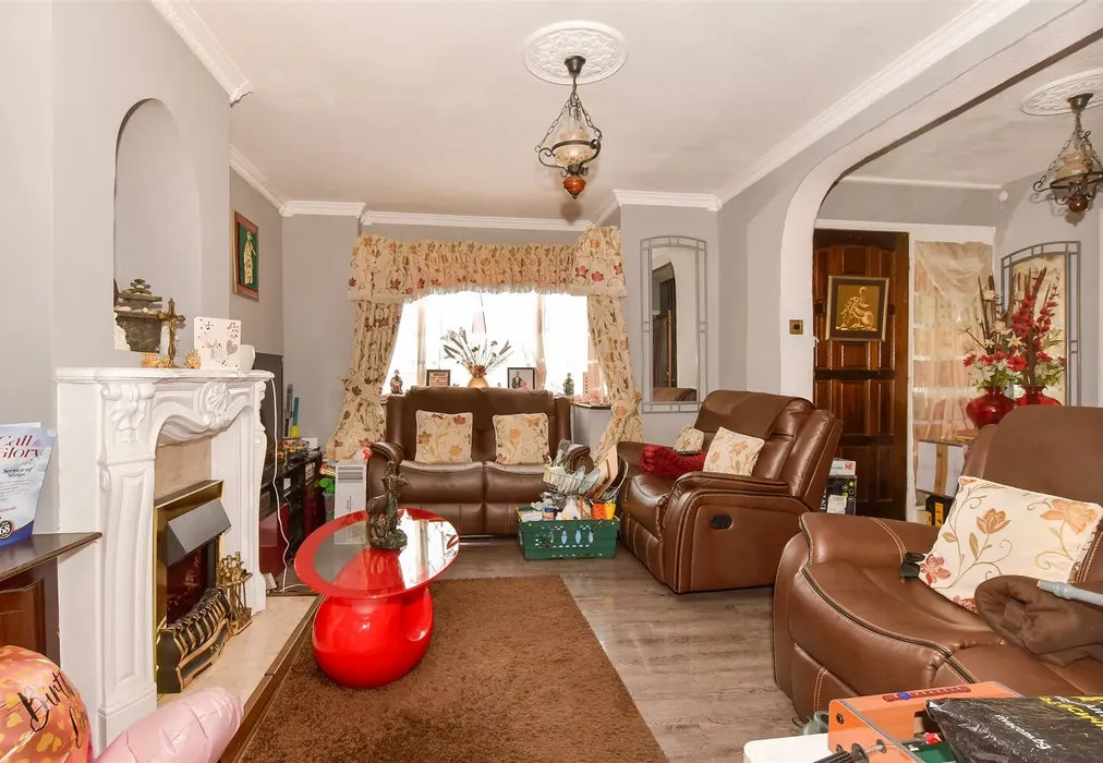 Lounge - Central Park Gardens, Chatham, Kent - Wards of Kent