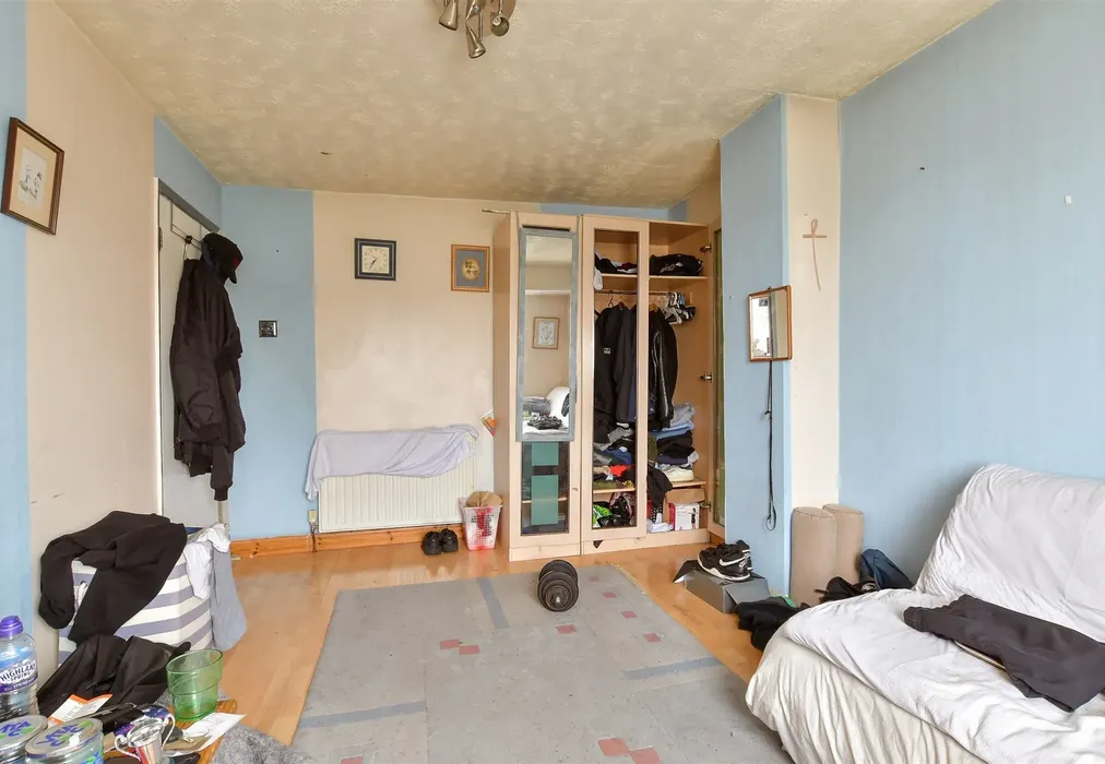 Bedroom 2 - Central Park Gardens, Chatham, Kent - Wards of Kent