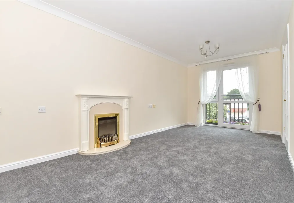 Lounge - Medway Wharf Road, Tonbridge, Kent - Wards of Kent