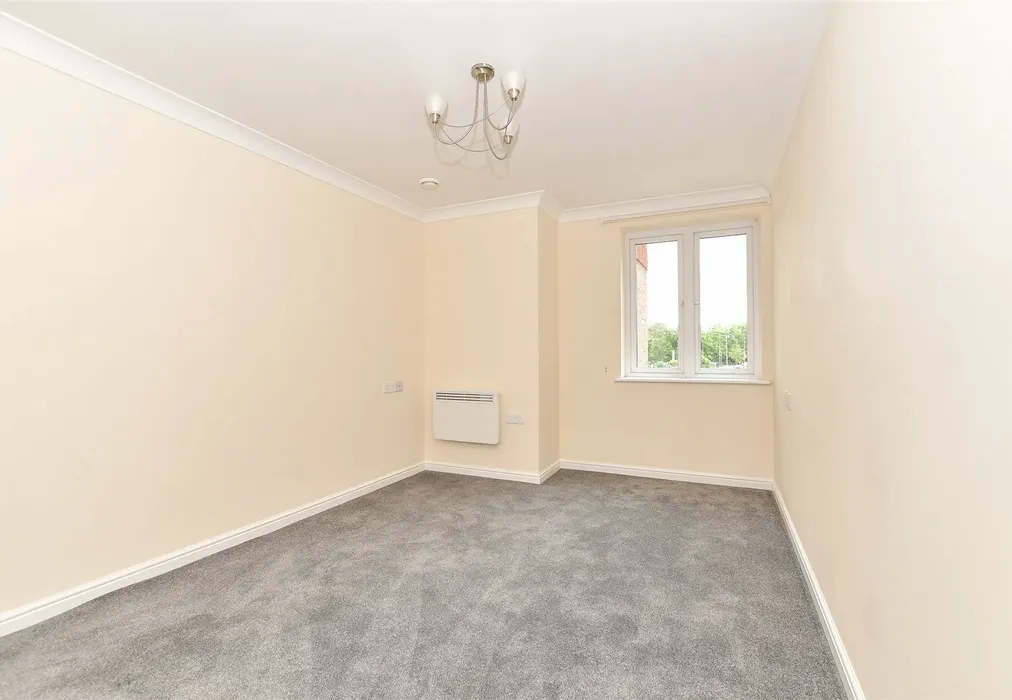 Bedroom - Medway Wharf Road, Tonbridge, Kent - Wards of Kent
