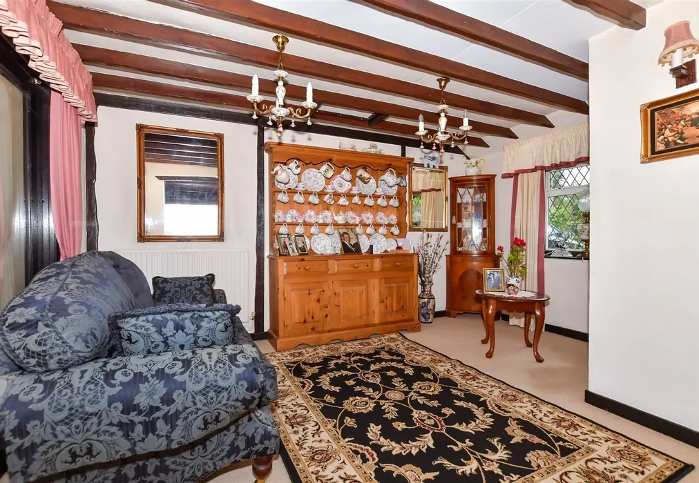 Lounge - Amsbury Road, Hunton, Maidstone, Kent - Wards of Kent