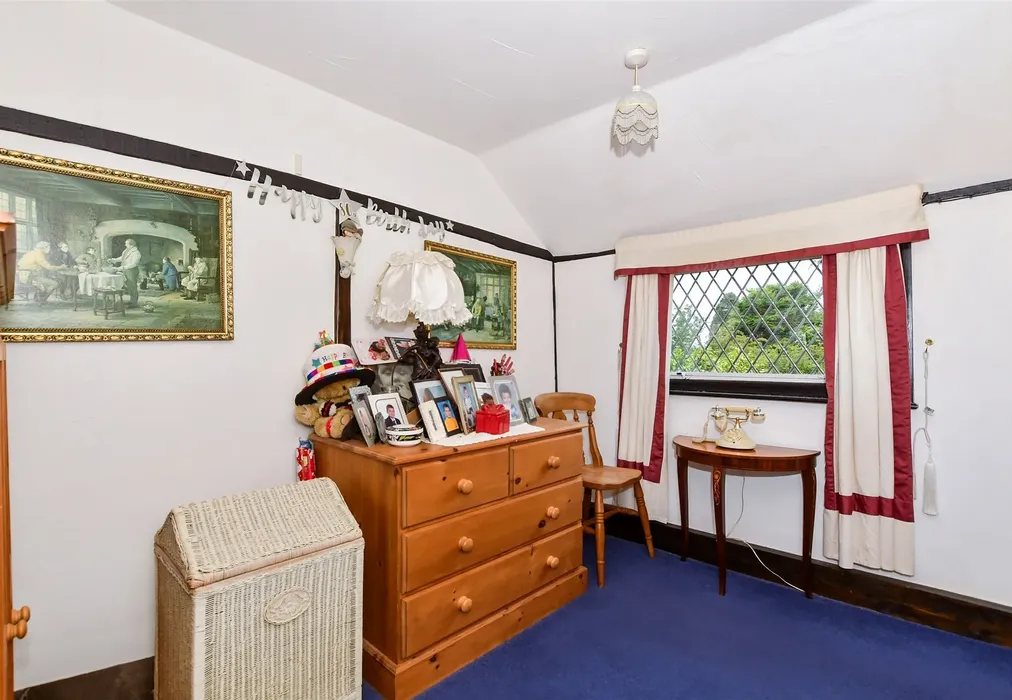 Bedroom 2 - Amsbury Road, Hunton, Maidstone, Kent - Wards of Kent