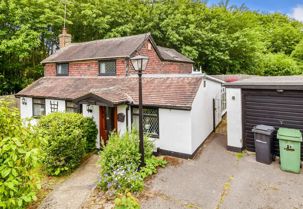 Front Elevation (Web) - Amsbury Road, Hunton, Maidstone, Kent - Wards of Kent