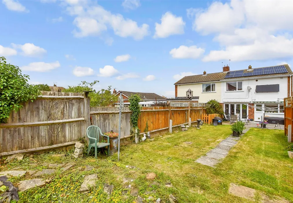 Rear Garden - Springett Way, Coxheath, Maidstone, Kent - Wards of Kent