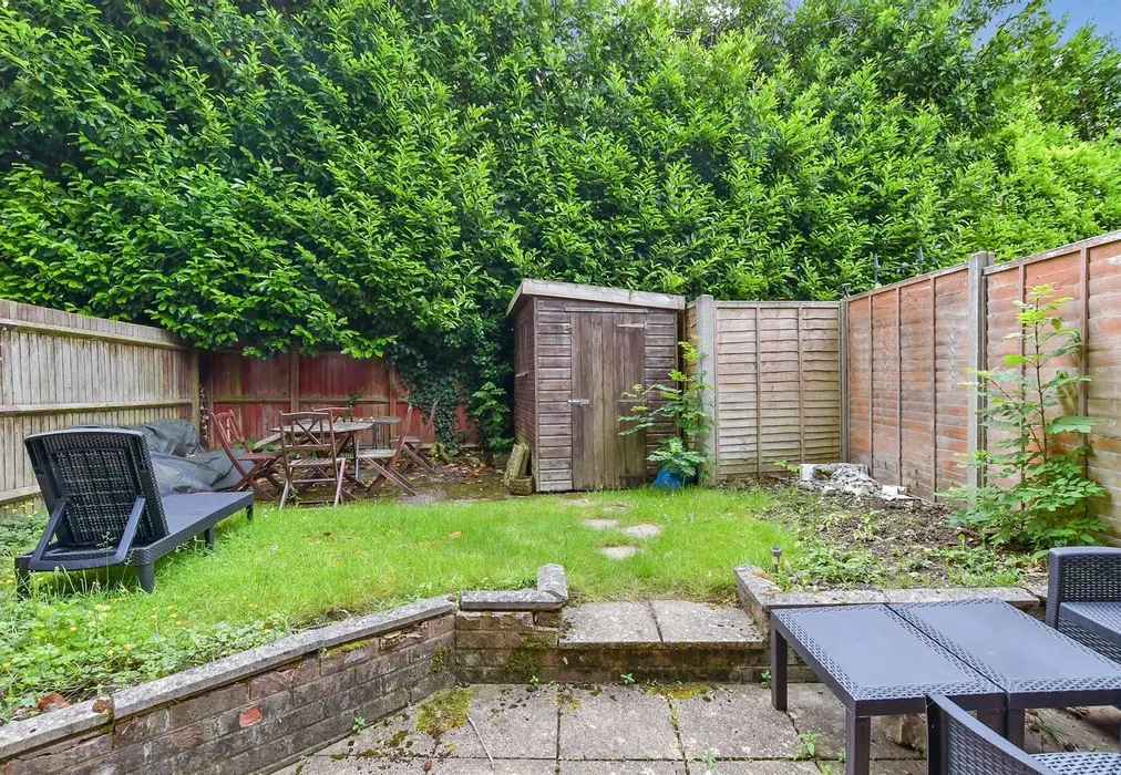 Side Garden - Foxden Drive, Downswood, Maidstone, Kent - Wards of Kent