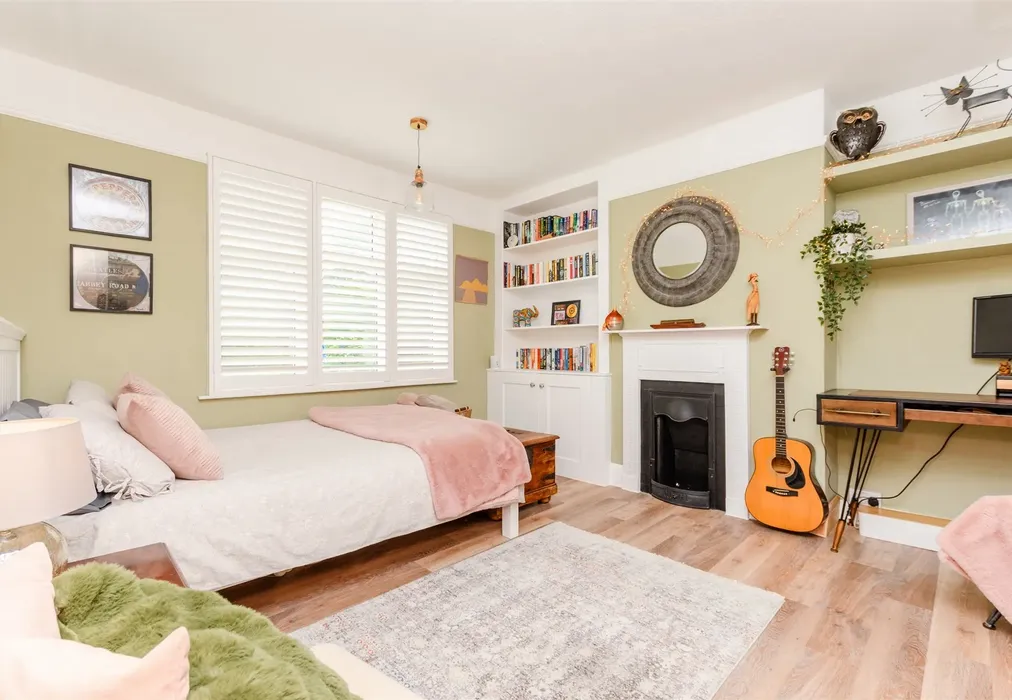 Bedroom 2 - Maidstone Road, Chatham, Kent - Wards of Kent