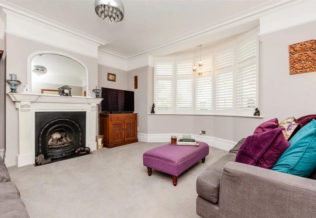 Lounge - Maidstone Road, Chatham, Kent - Wards of Kent