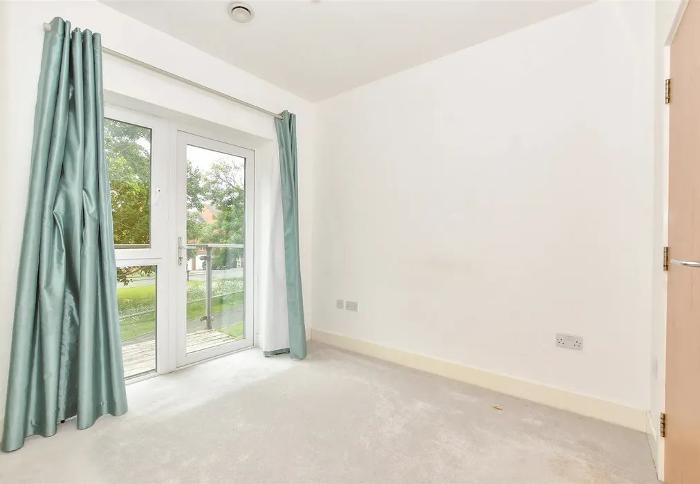 Bedroom 1 - Lloyd Road, Chichester, West Sussex - Wards of Kent