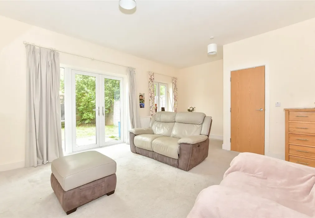 Living Room - Lloyd Road, Chichester, West Sussex - Wards of Kent