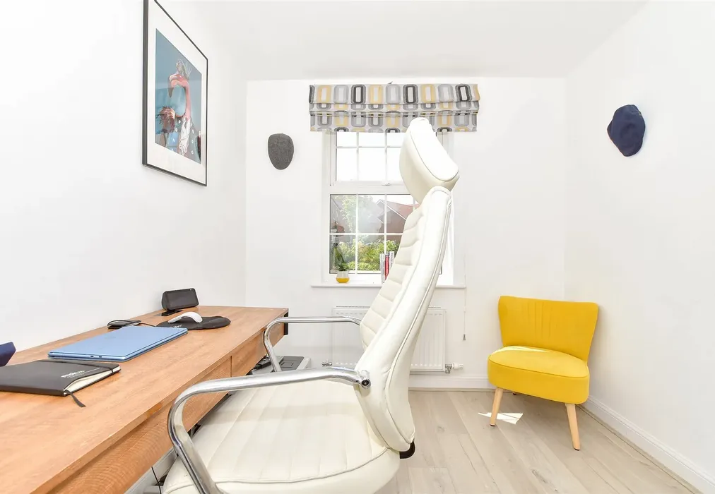 Study - Braganza Drive, Staplehurst, Tonbridge, Kent - Wards of Kent