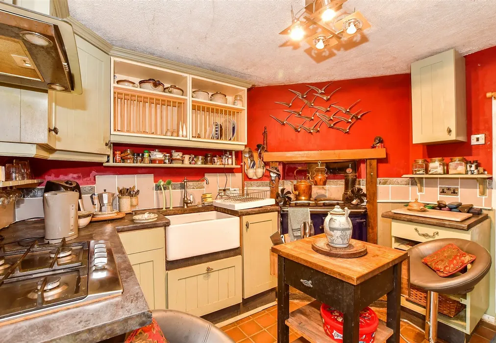 Kitchen - Sheephurst Lane, Marden, Tonbridge, Kent - Wards of Kent