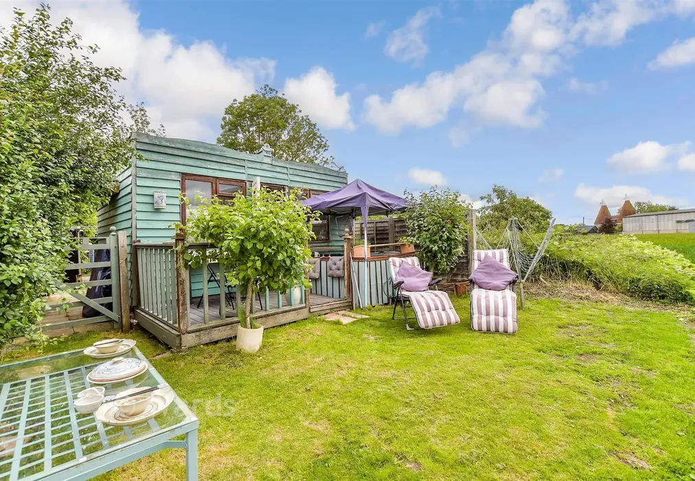 Workshop/Outbuildings - Sheephurst Lane, Marden, Tonbridge, Kent - Wards of Kent