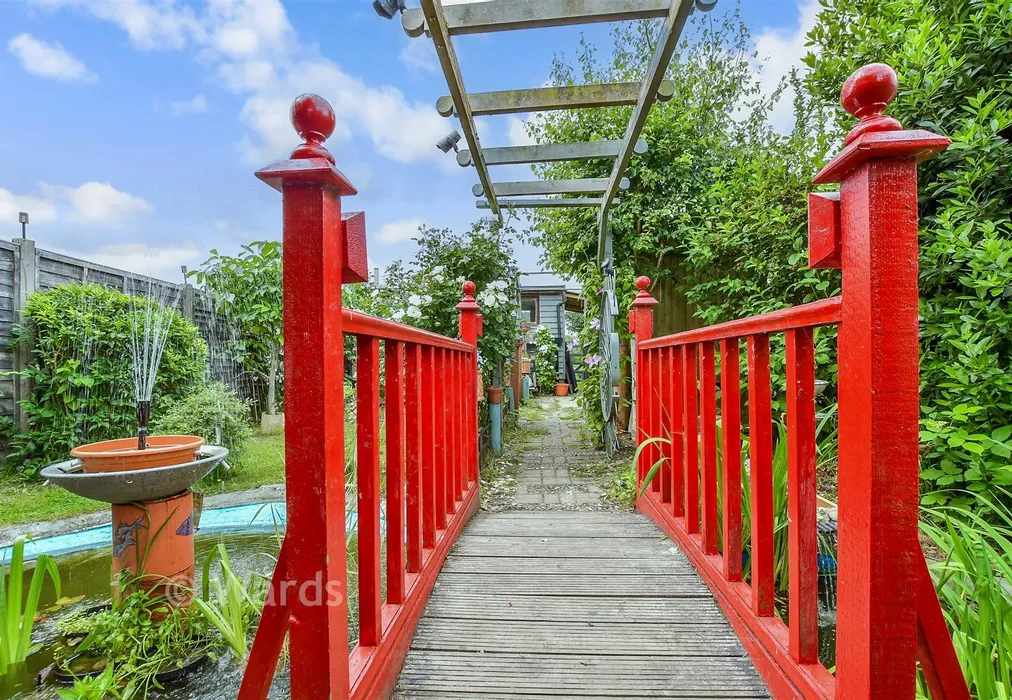 Rear Garden - Sheephurst Lane, Marden, Tonbridge, Kent - Wards of Kent