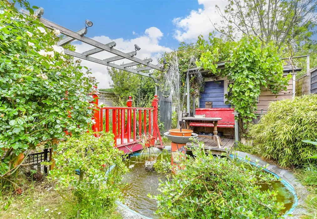 Rear Garden - Sheephurst Lane, Marden, Tonbridge, Kent - Wards of Kent
